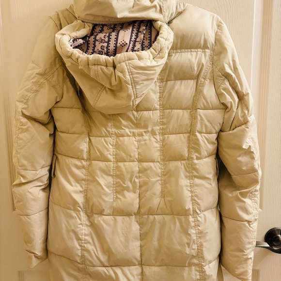 Warm, soft, and light jacket ❄️ - Picture 6 of 9